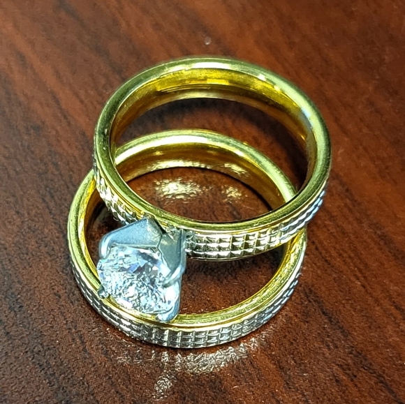 STAINLESS STEEL  gold/silver wedding set, 1 carat brilliant round stone size 7 - Picture 3 of 8